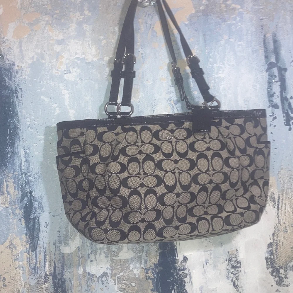 Vintage Authentic Coach Signature Medium Tote Black and White 2012 - Picture 4 of 16